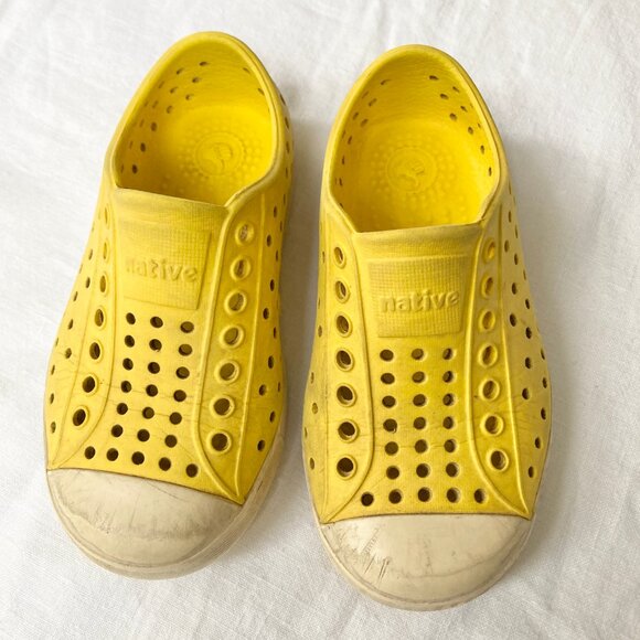 🪴5/$30 C8 Native Shoes Jefferson Yellow Water Shoes Summer - Picture 2 of 5